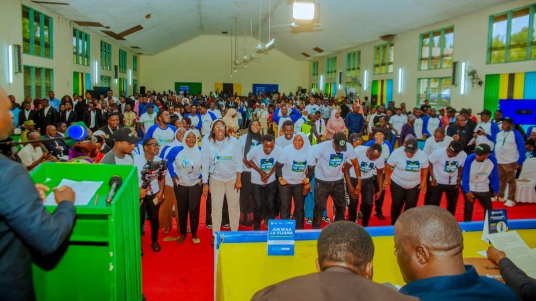 Katika harakati za kuwawezesha vijana kiuchumi, Waziri wa Nc...